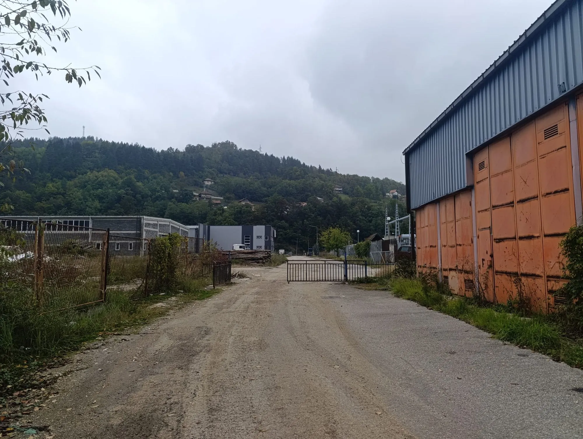 Bivša fabrika Mediapan — fotografija 3